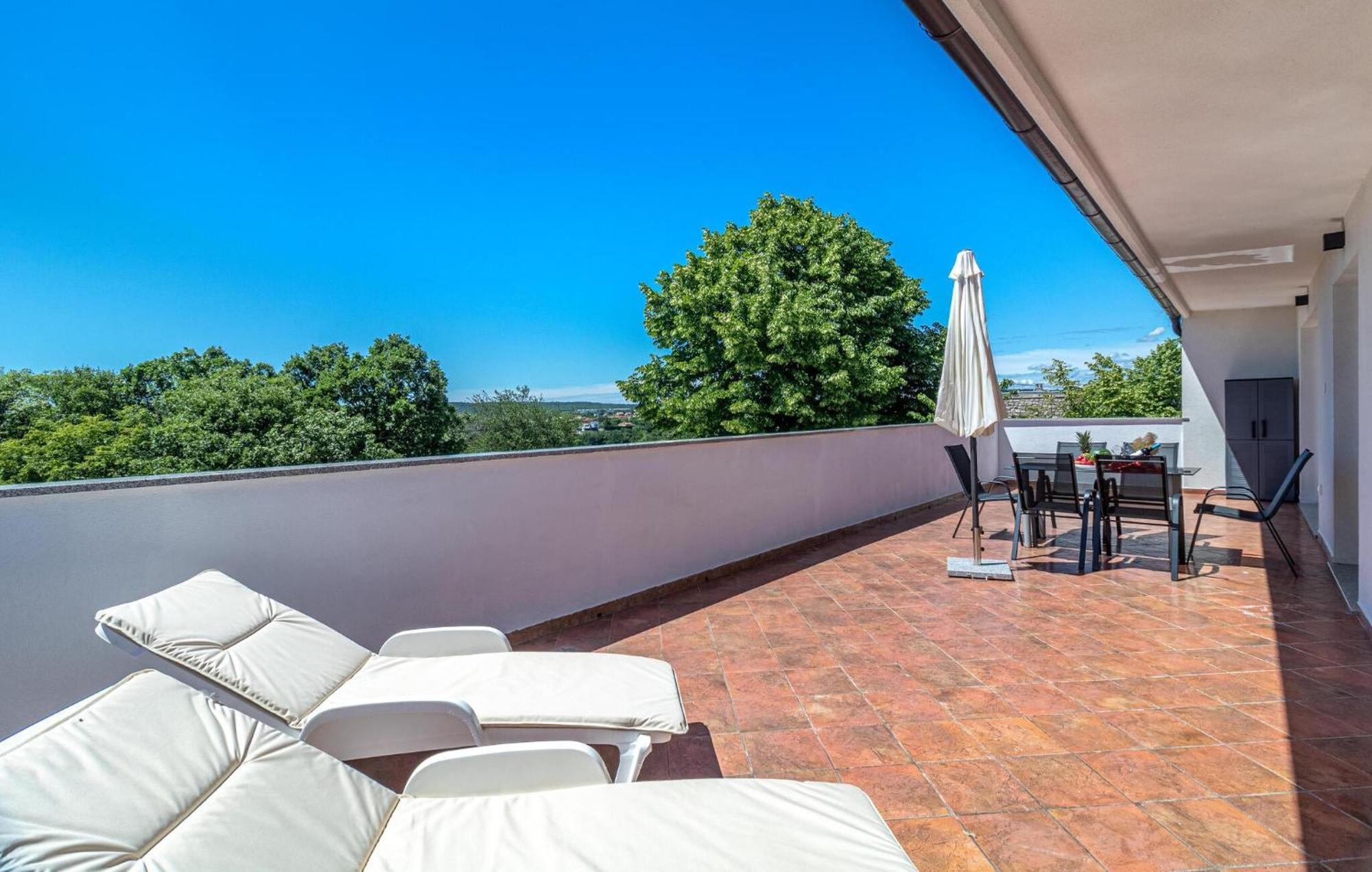 Lovely Home In Labin With Kitchen Exterior photo