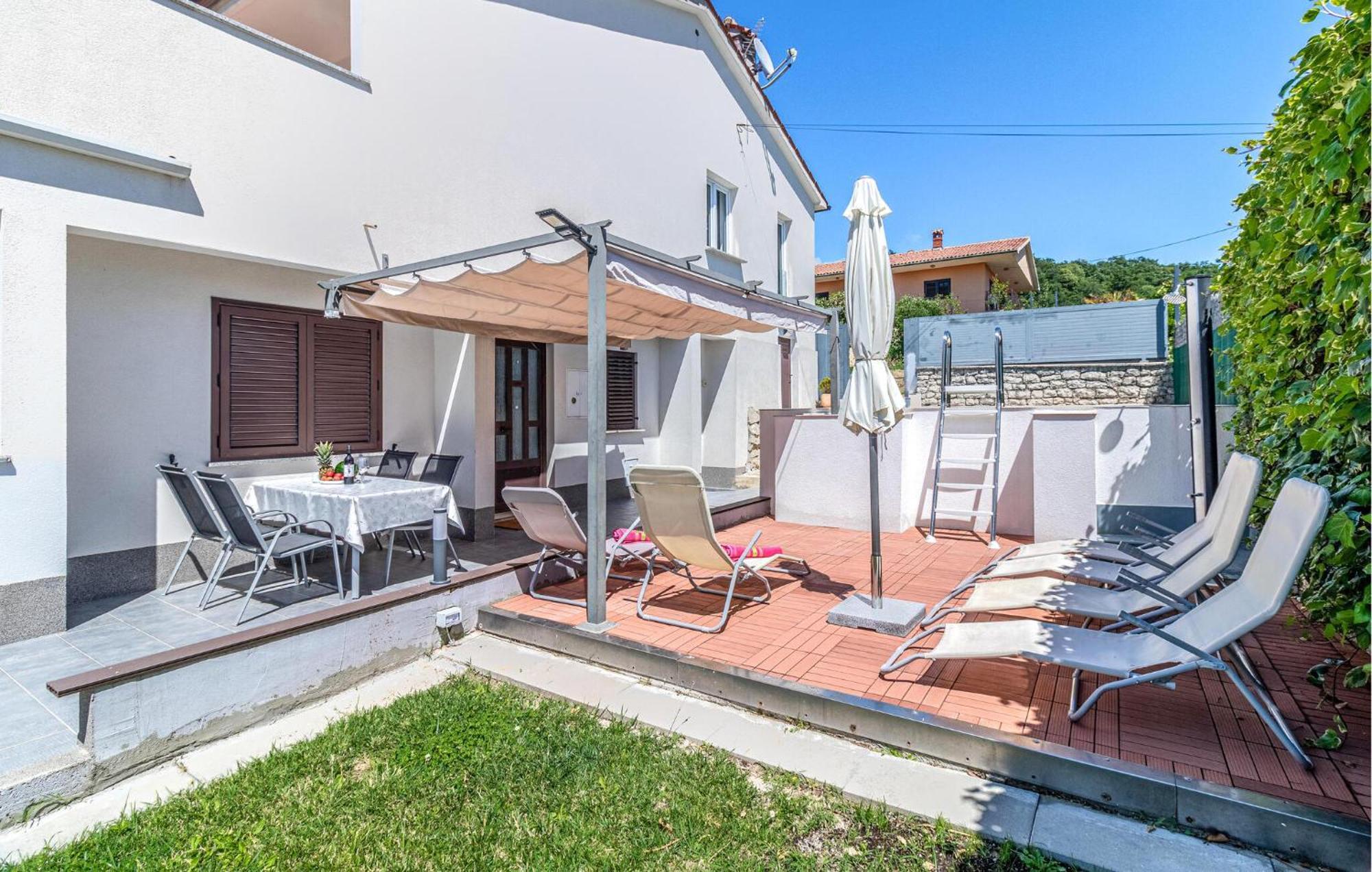 Lovely Home In Labin With Kitchen Exterior photo