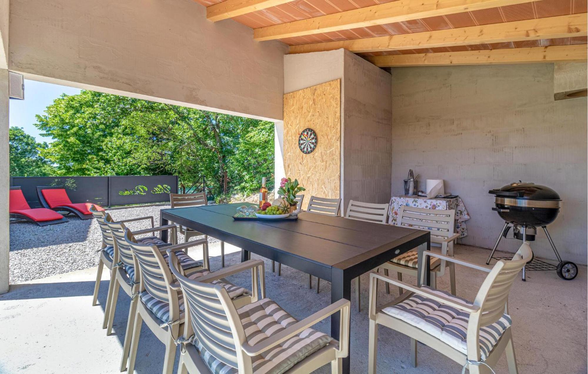 Lovely Home In Labin With Kitchen Exterior photo