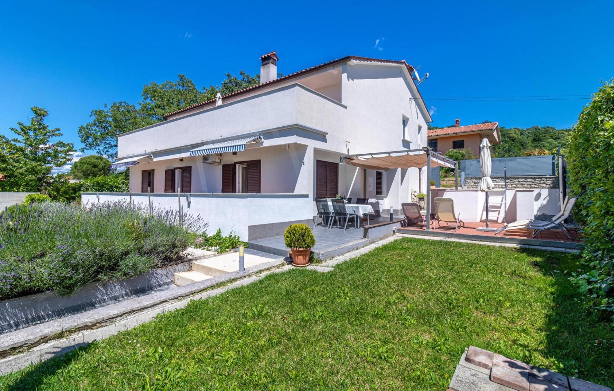 Lovely Home In Labin With Kitchen Exterior photo