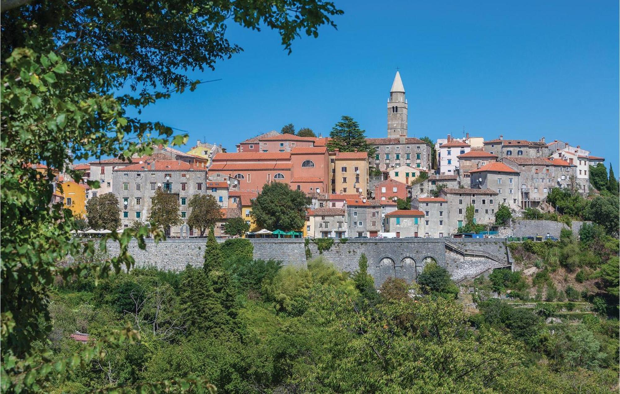Lovely Home In Labin With Kitchen Exterior photo